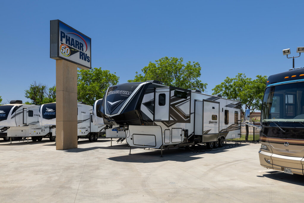 Vans and trailers Pharr RVs, Lubbock, photo