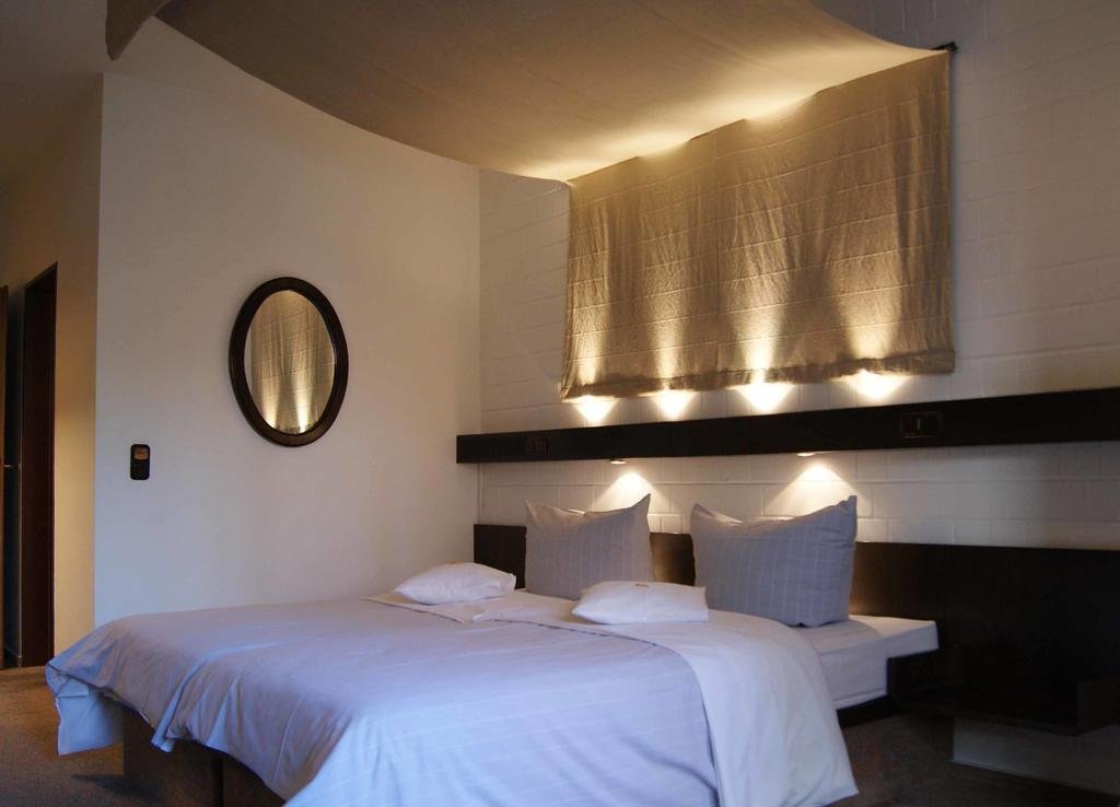 Фото Lindenhof Landgasthof Hotel