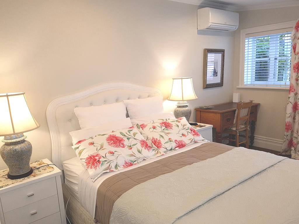 Фото Ponsonby Manor Guest House