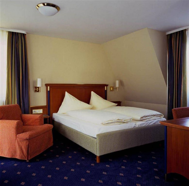 Фото Hotel Neuthor