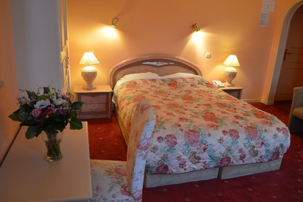 Фото 216410684091