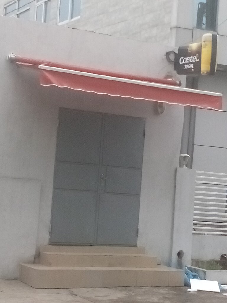 Bar, pub Cave castel Béer, Brazzaville, photo