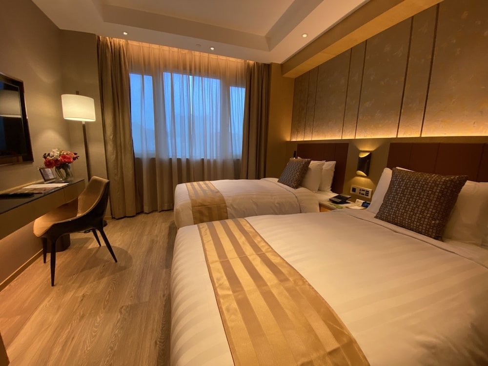 Фото Grand Dragon Hotel