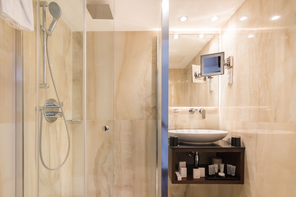 Фото Paddington Court Executive Rooms