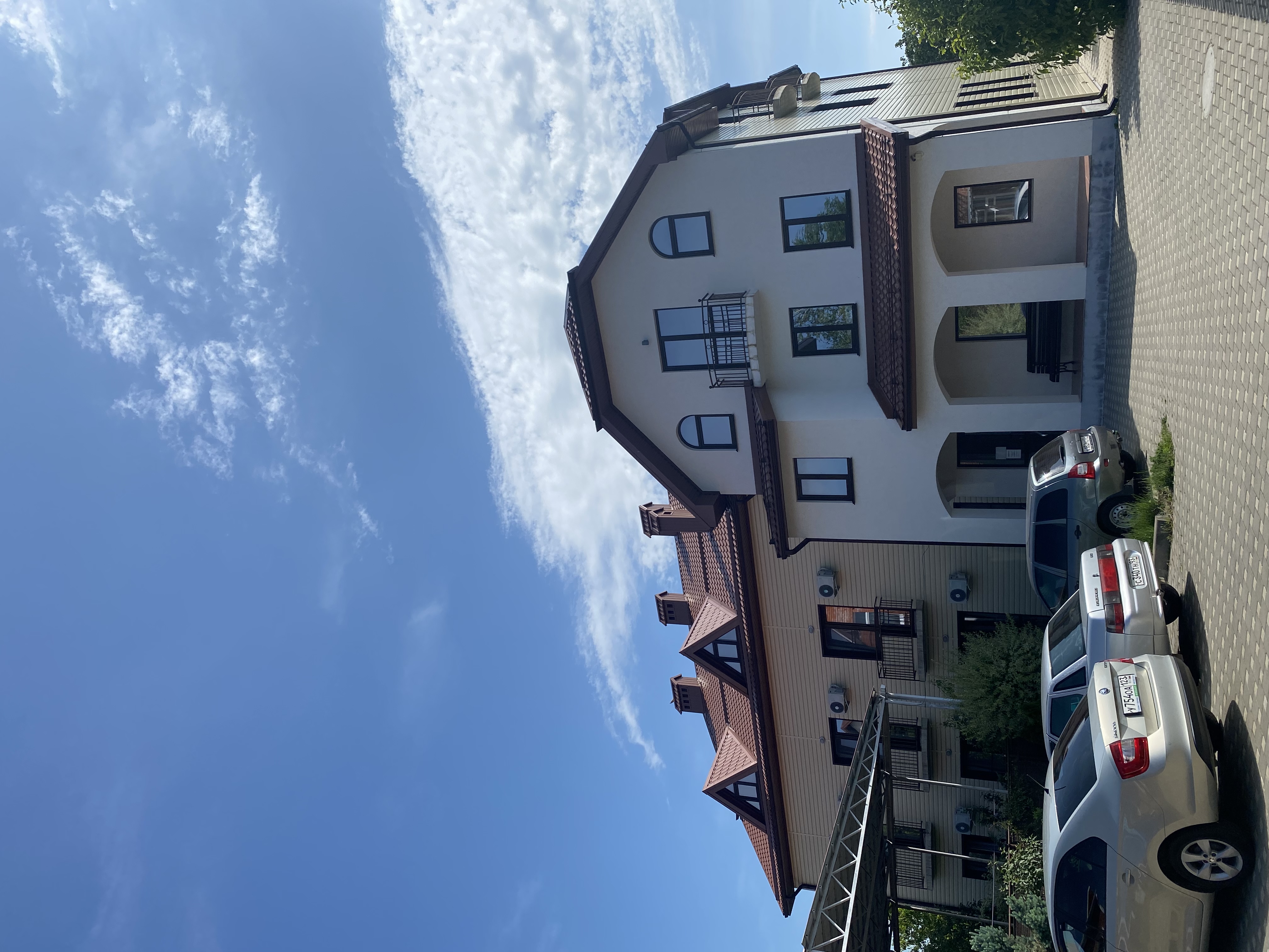 Фото Август