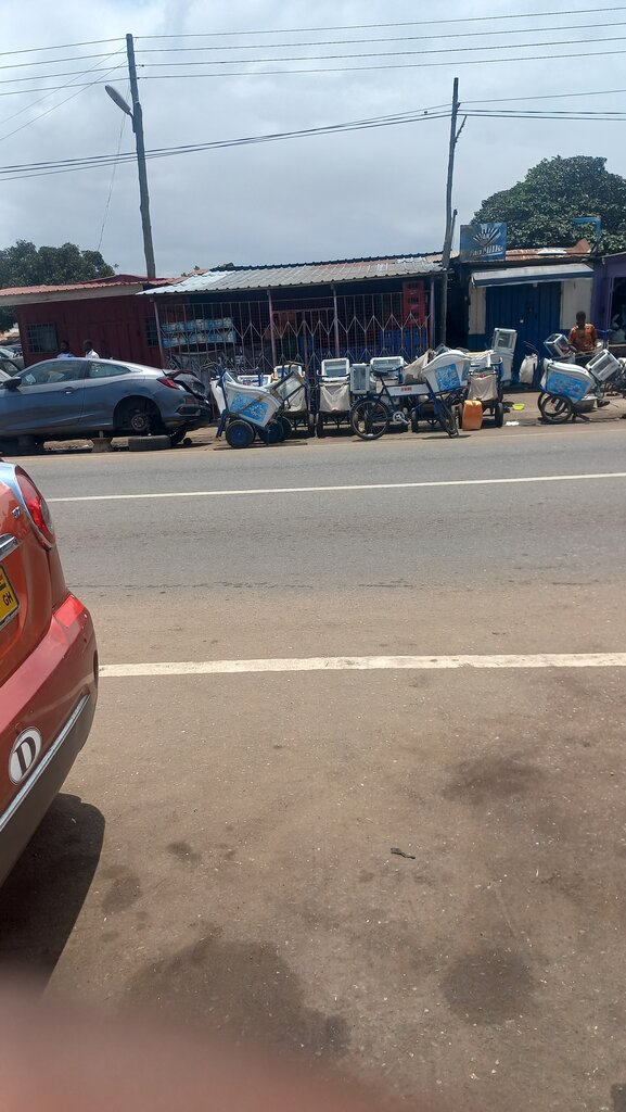 Ice cream Fanmilk Depot, Accra, photo