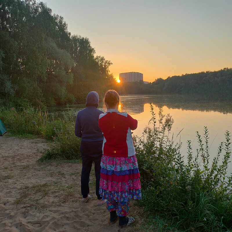 Novouzerniyda fohishalar bor