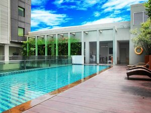 отель Sparks Life Jakarta