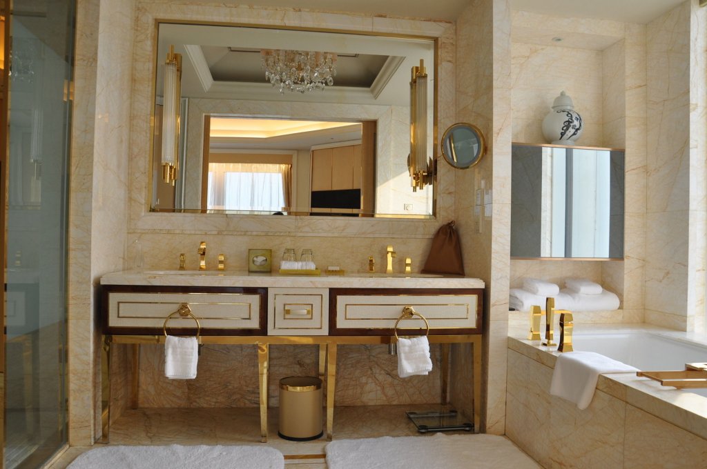 Фото Conrad Dalian