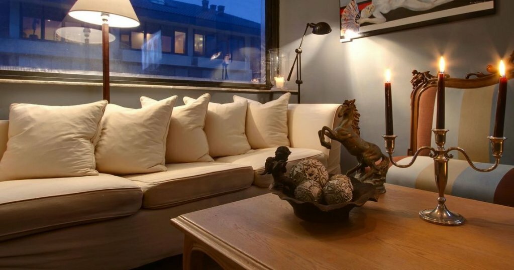 Фото The B Place Hotel