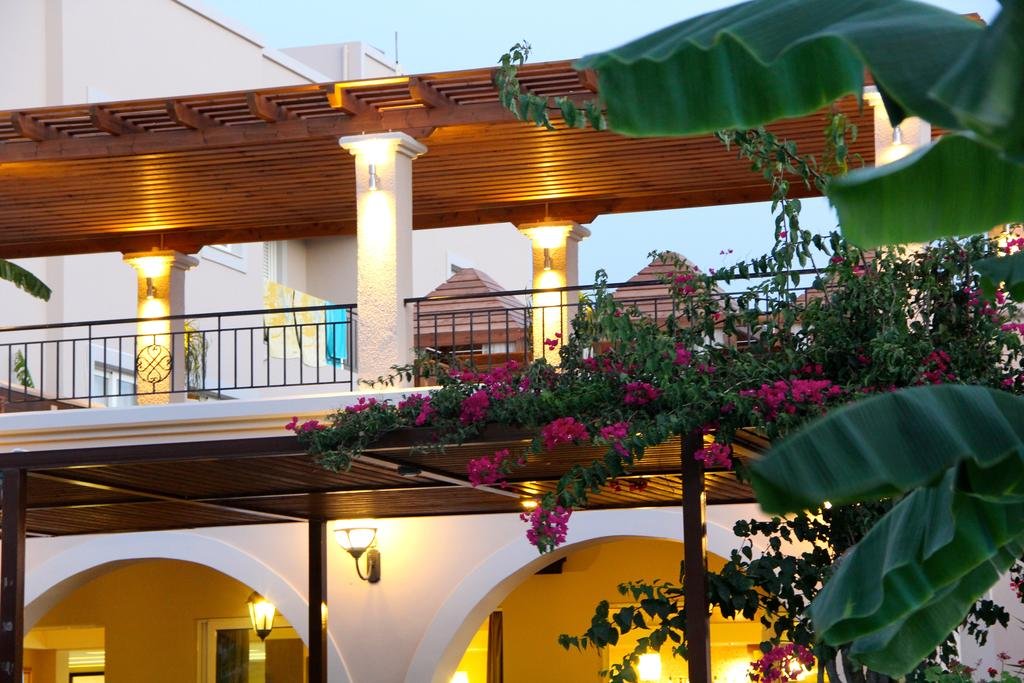 Фото Peridis Family Resort