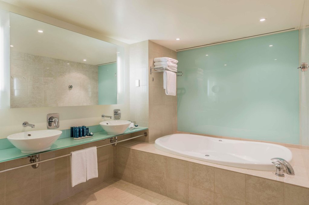 Фото Parkroyal Melbourne Airport