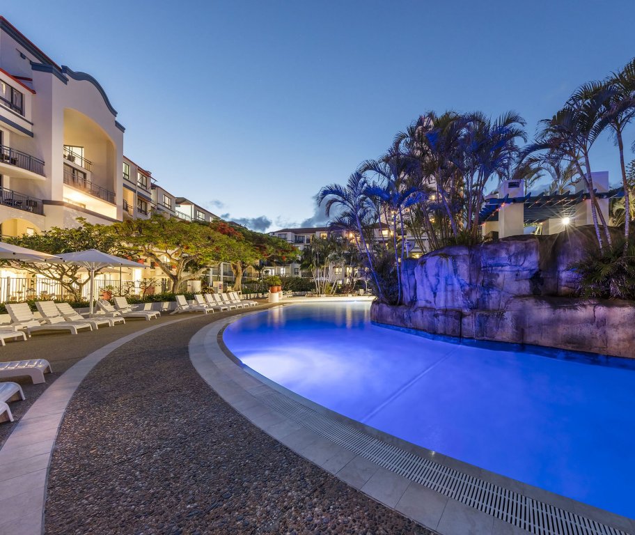 Фото Oaks Gold Coast Calypso Plaza Suites