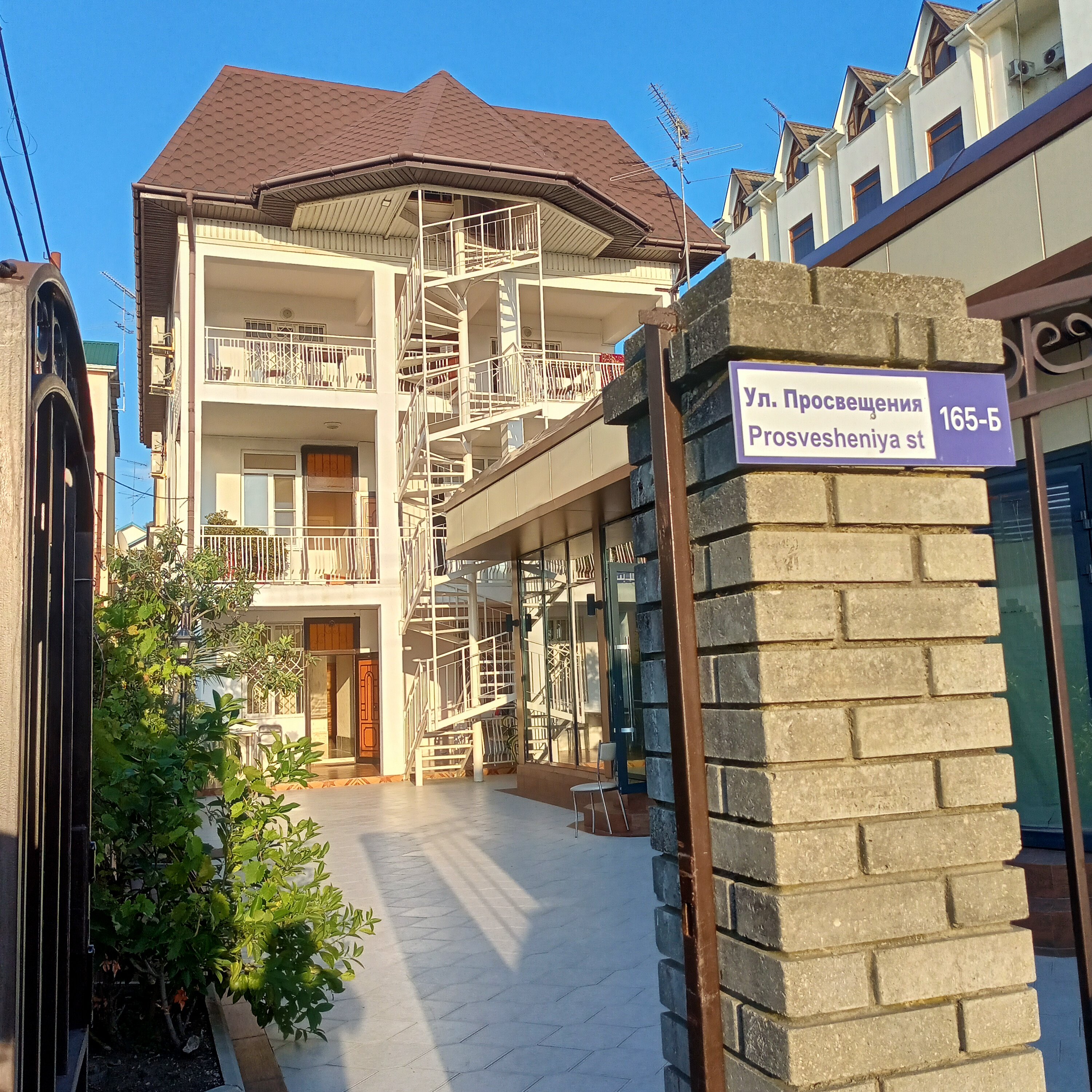 Фото отеля 1