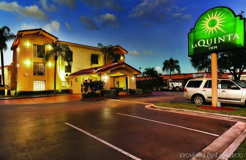 Гостиница La Quinta Inn Miami Airport North в Майами
