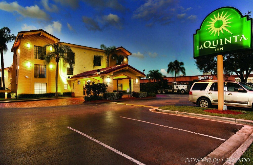 Hotel La Quinta Inn by Wyndham Miami Airport North, Miami, photo