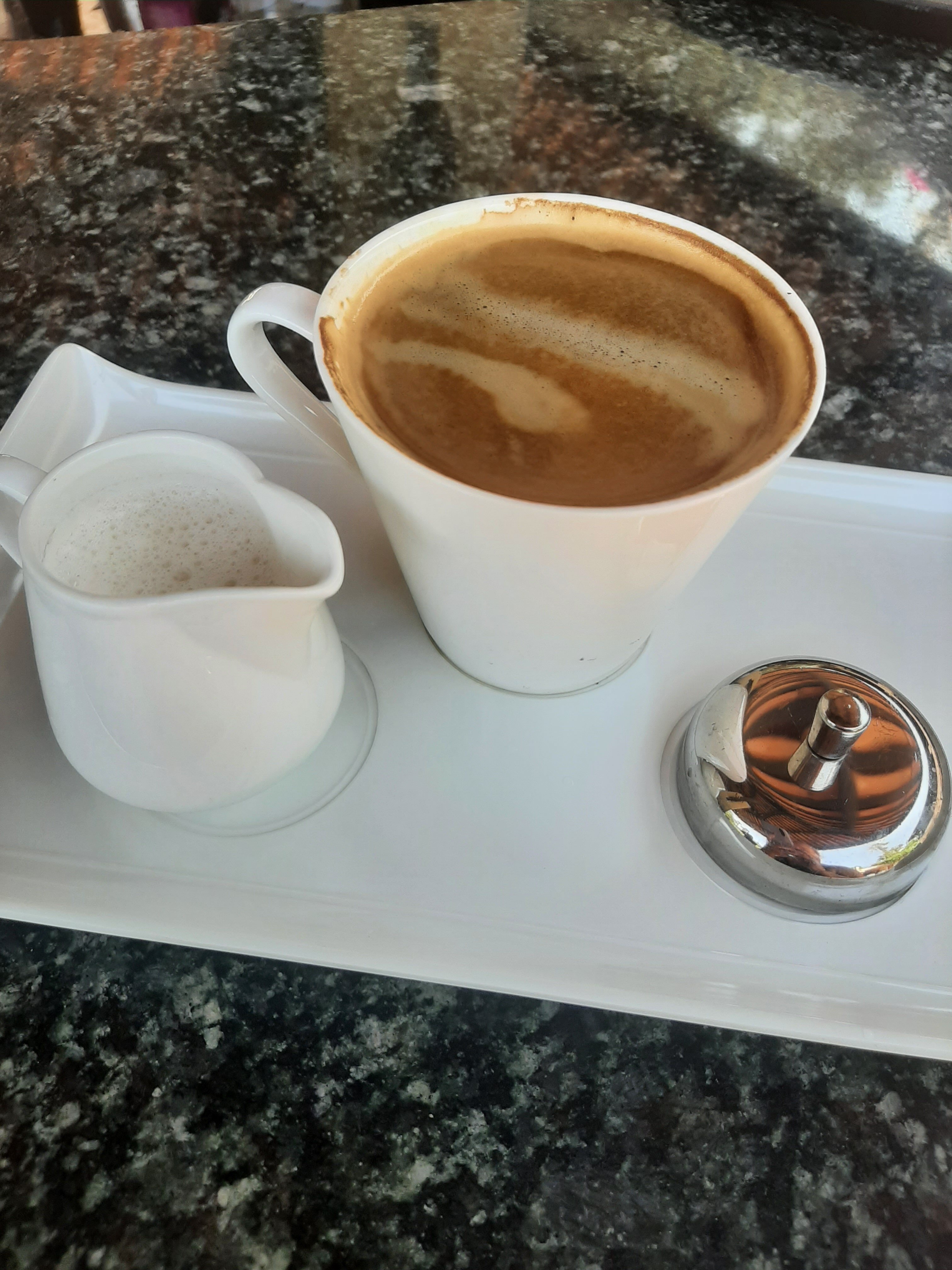 Фото Zeytinada Hotel