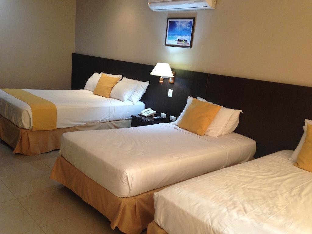 Фото Hotel Los Almendros