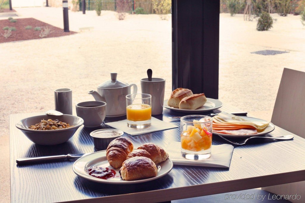 Фото Holiday Inn Express Montpellier - Odysseum