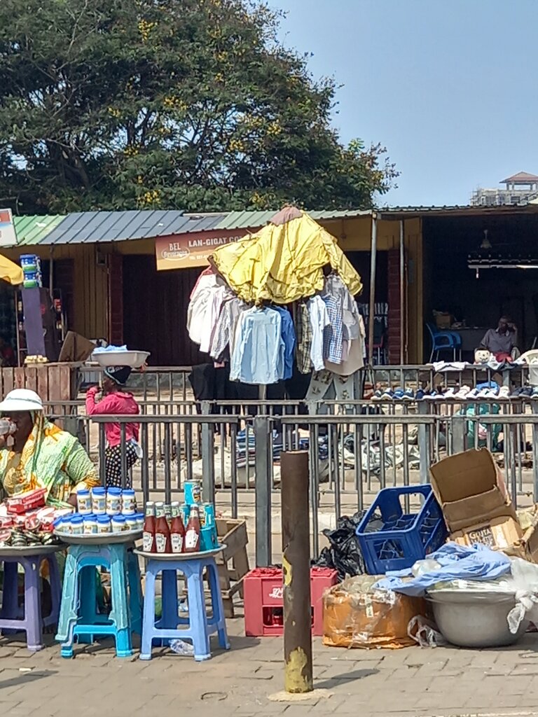 Soft drinks bar Lan gigant, Accra, photo
