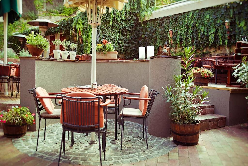 Фото Oliva Hotel & Restaurant