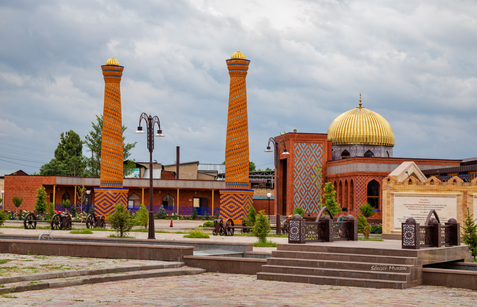 Массажист өзінің Диана есімді қазақстандық клиентін трахает.