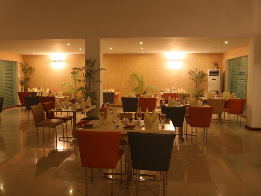 Фото Hotel One - The Mall Lahore