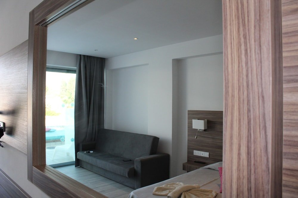 Фото Отель Fedrania Gardens