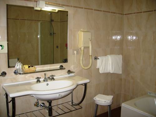 Фото Hotel La Cisterna