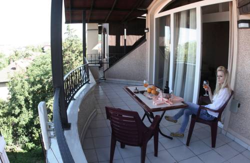 Фото Hotel Orange Inn