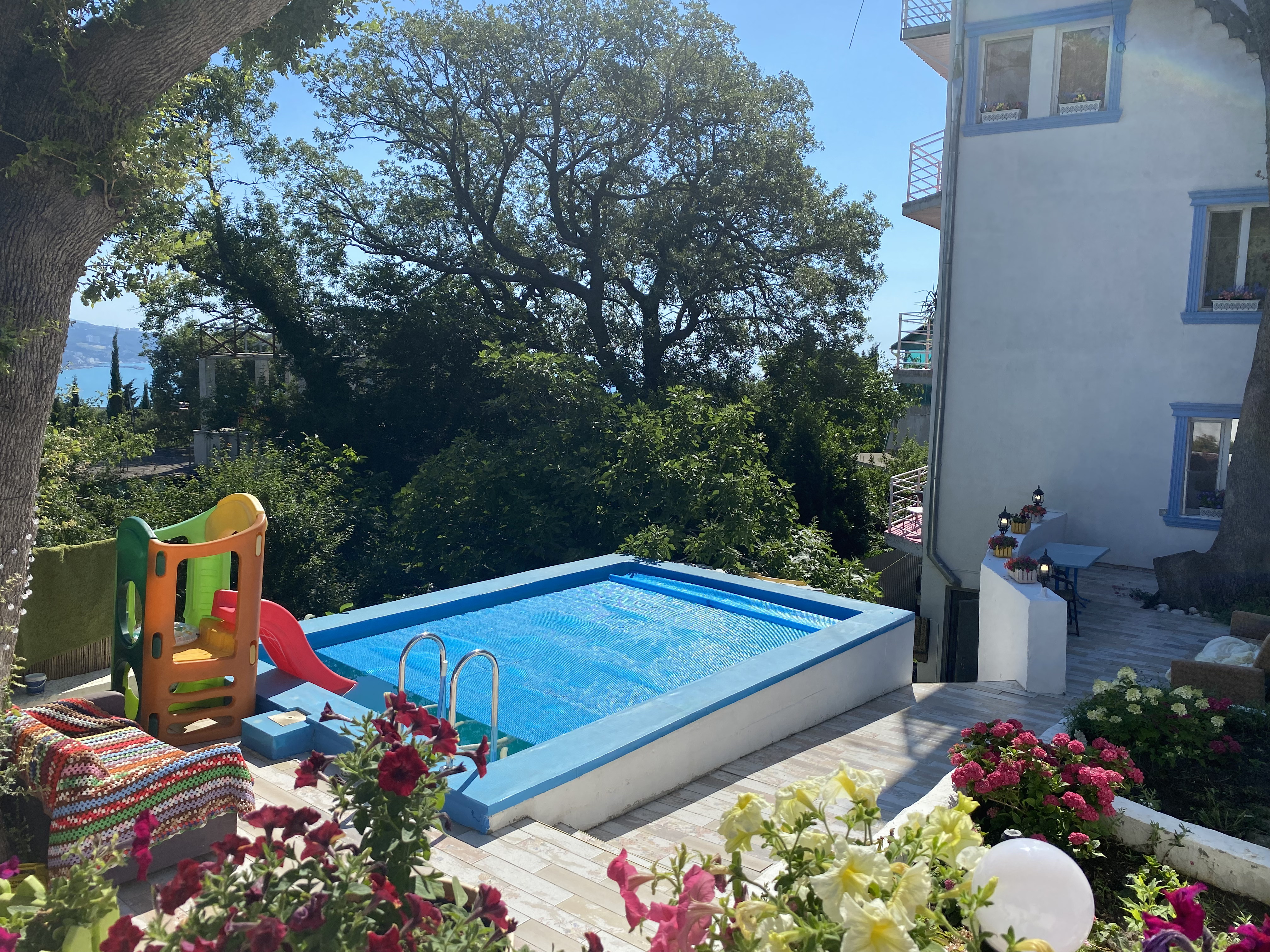 Фото отеля 2