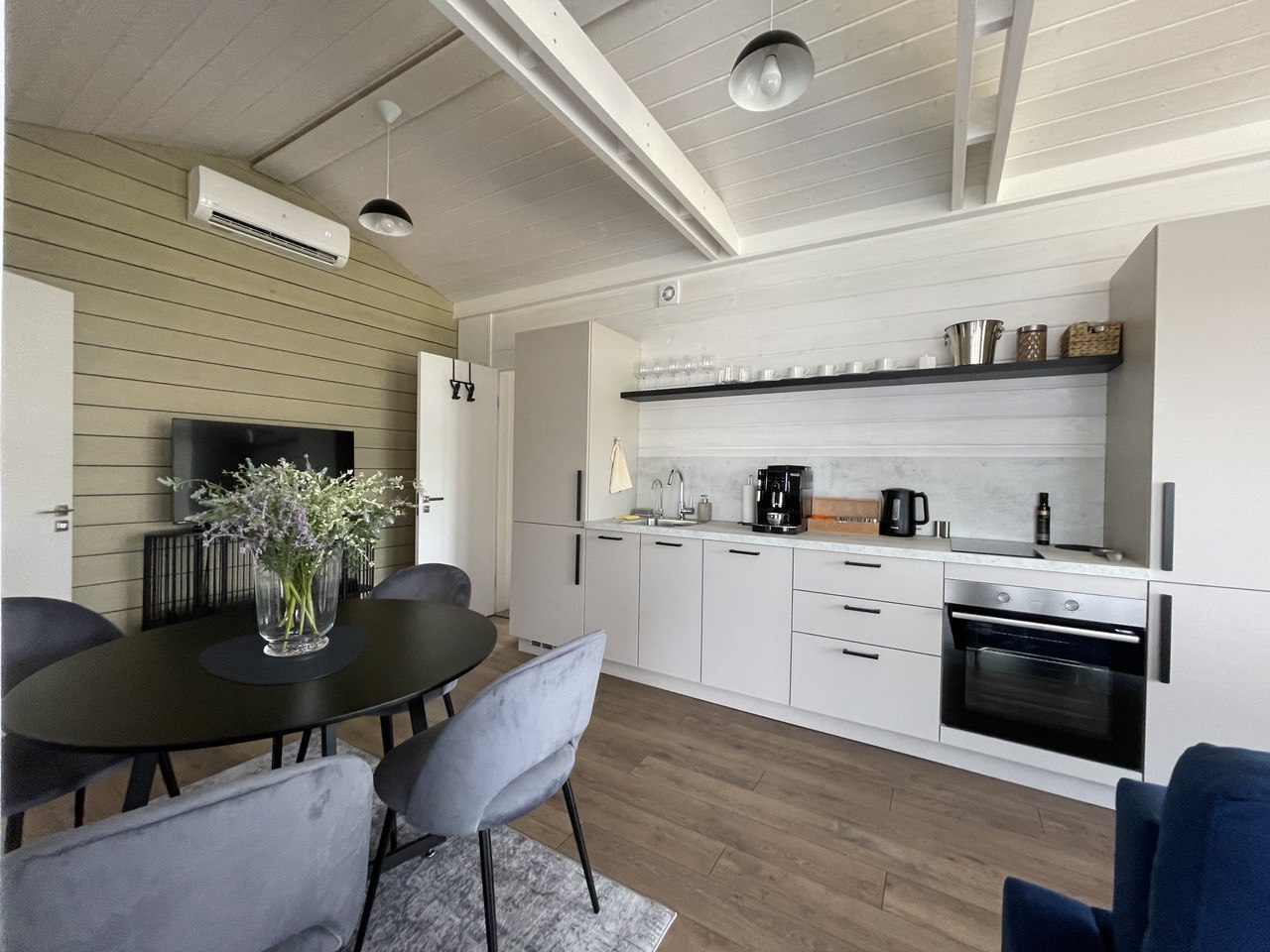 Фото Two House River