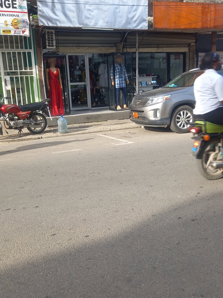 Department store Syntr, Douala, photo
