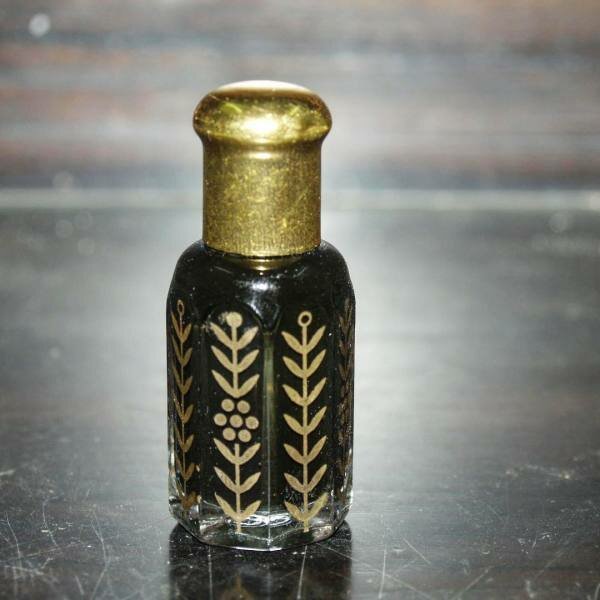 Perfume and cosmetics shop Taher & Sons, Dubai, photo