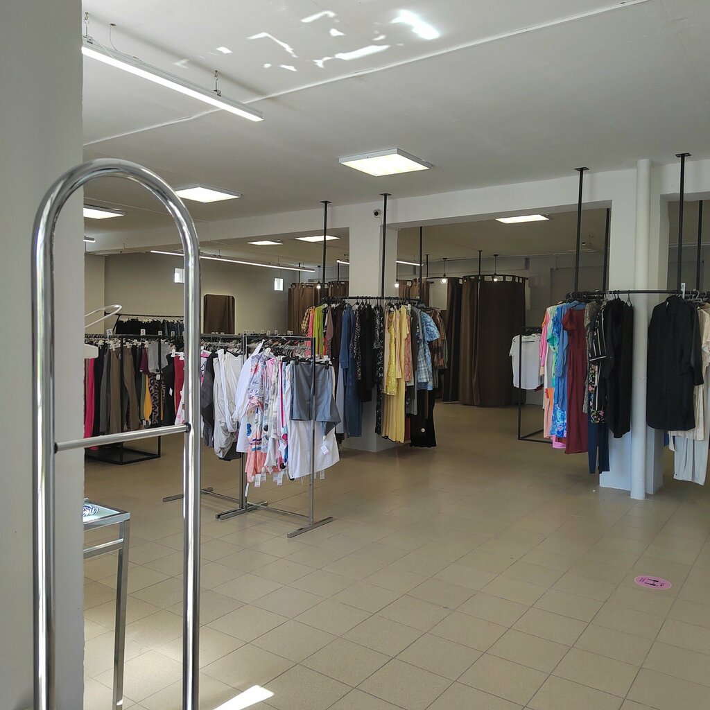 Clothing store Mantana, Molodcheno, photo