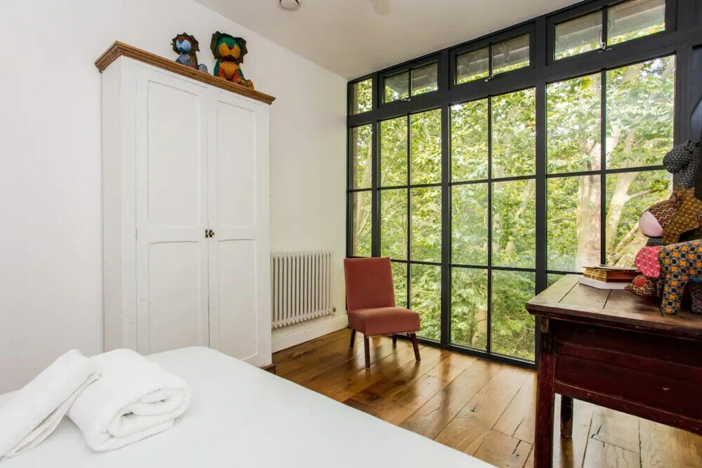 Фото Cosy 2 Bedroom Apartment With Great Outdoor Balcony