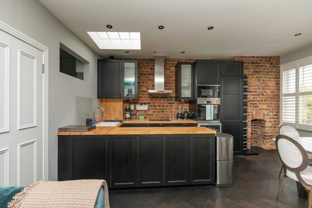 Фото Dazzling Top Floor 1bedroom Flat - Earl's Court!