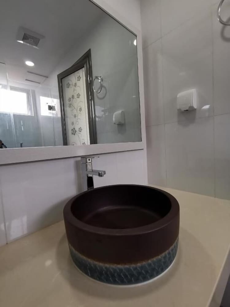 Фото Xen Miduu Hotel Addu City Maldives