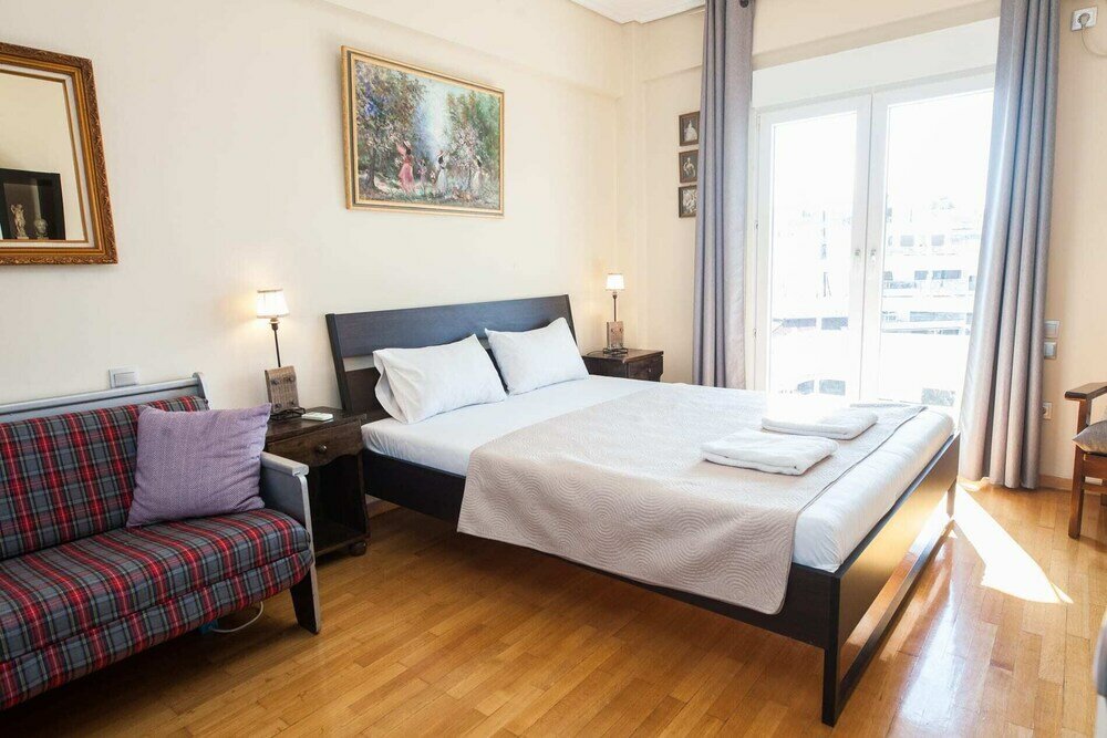 Фото Gorgeous 3 bedrooms apt at Exarcheia