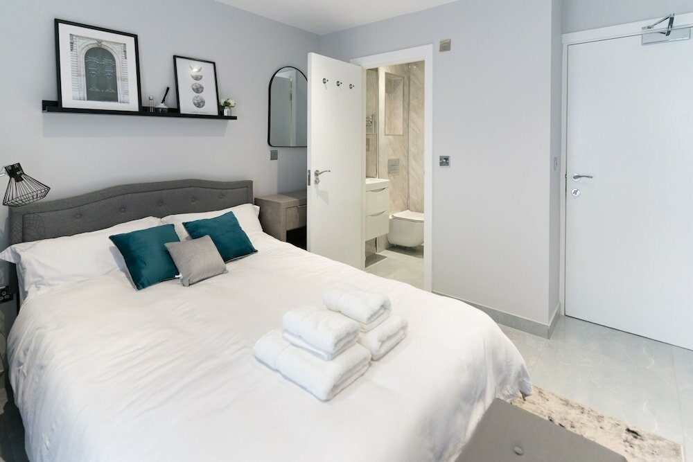 Фото Luxury 5bd Guesthouse