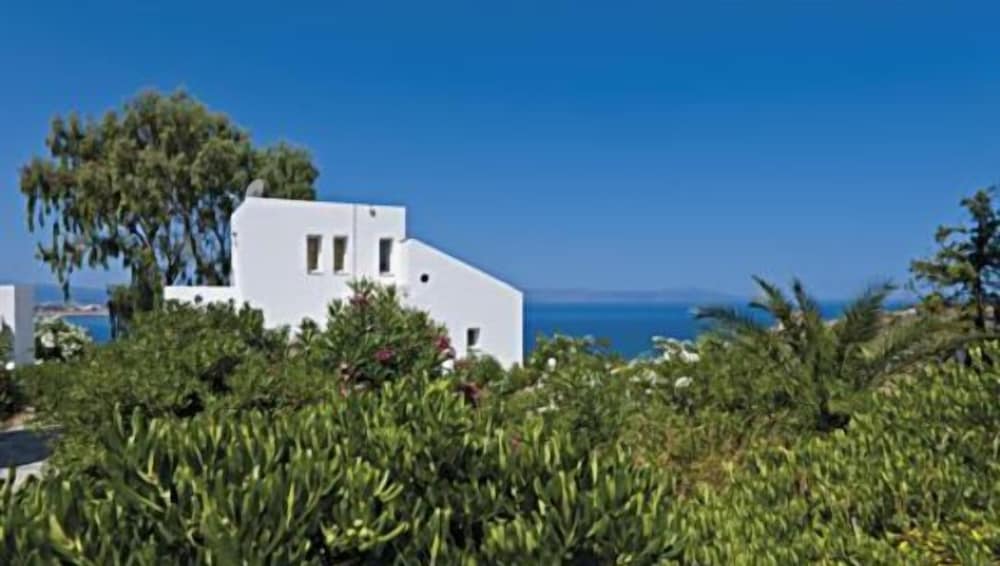 Фото Tersanas Village Apartments