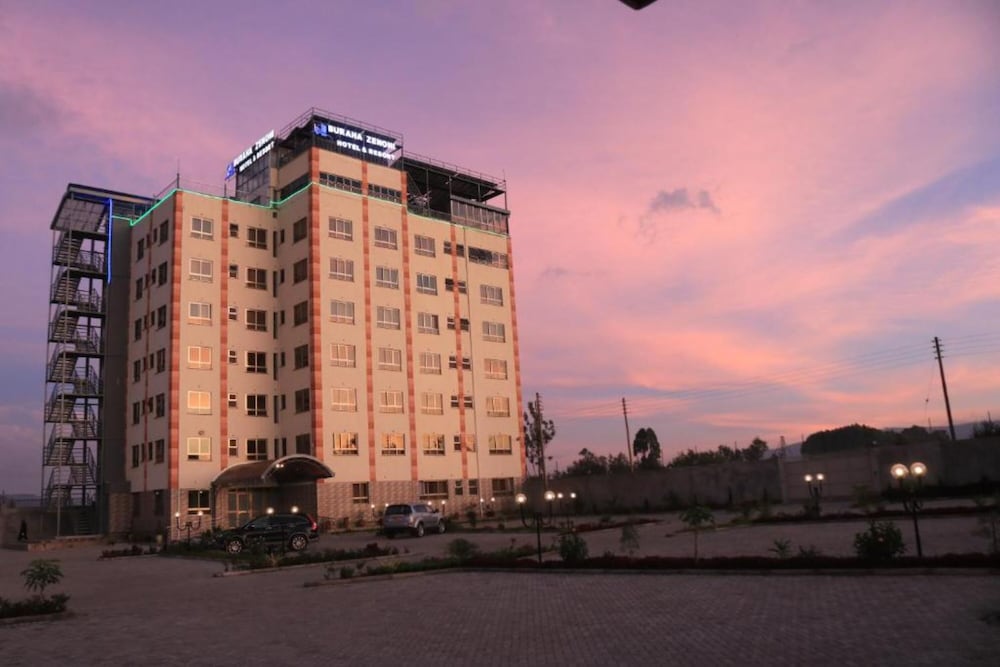 Фото отеля 1