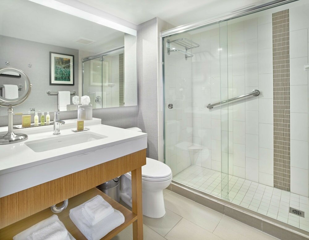 Фото DoubleTree by Hilton Edmonton Downtown