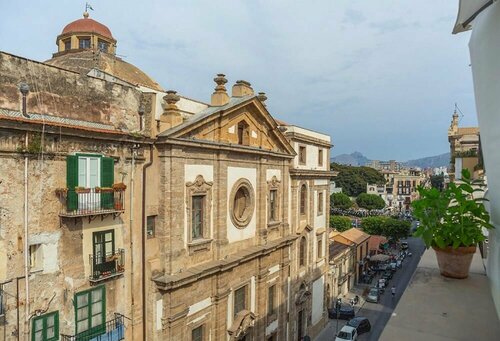 Апартаменты Kalsa Casa di Charme con Terrazza - Cav в Палермо