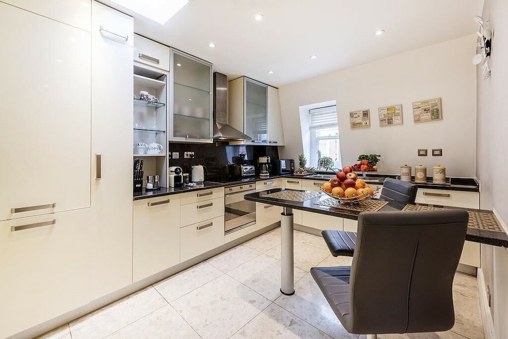 Фото Nassau Street