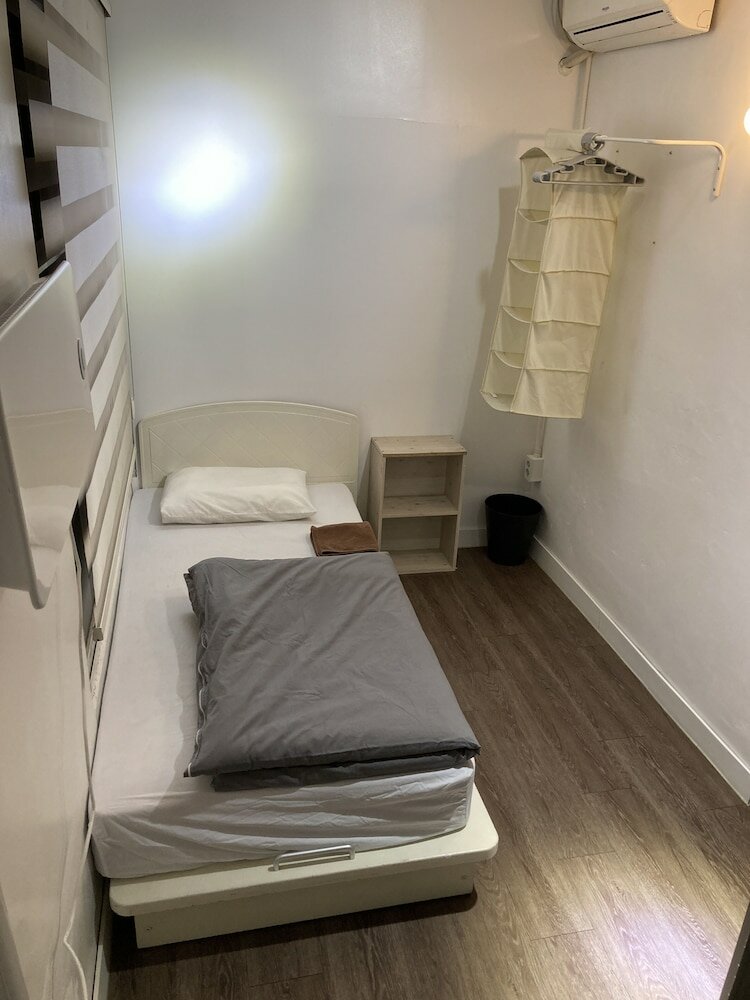 Фото Itaewon Yellow Guesthouse