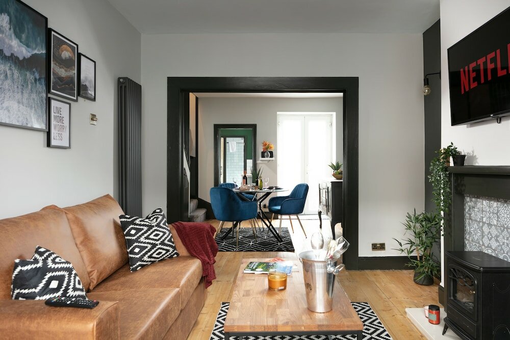 Фото 2 Bed - Sutton House by Pureserviced