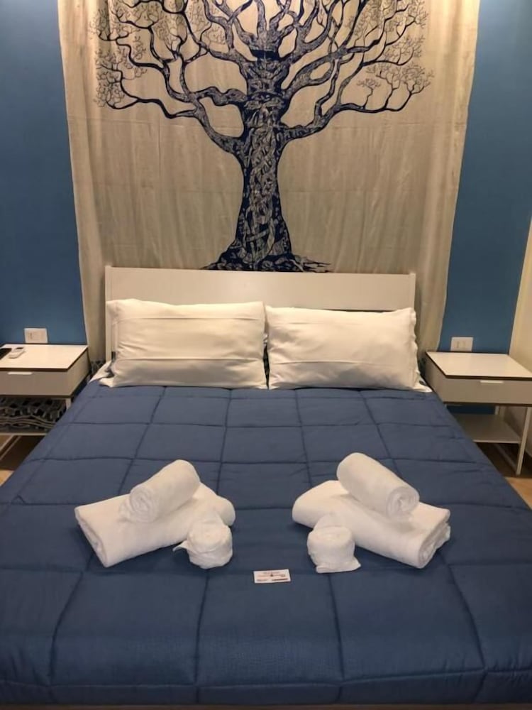 Фото Pompei Window