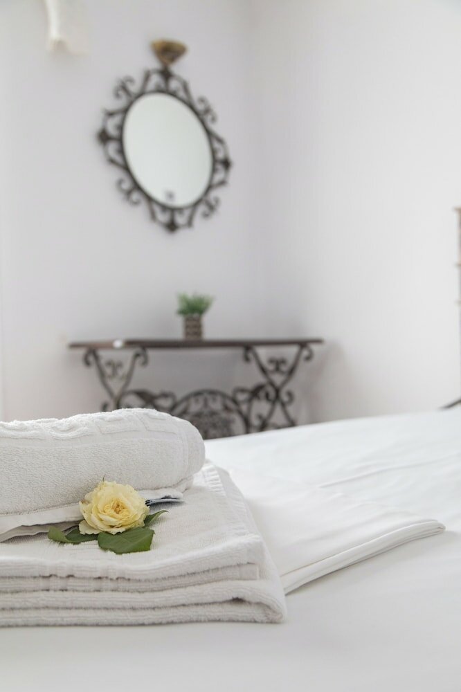 Фото Ampoulos Rooms & Apartments