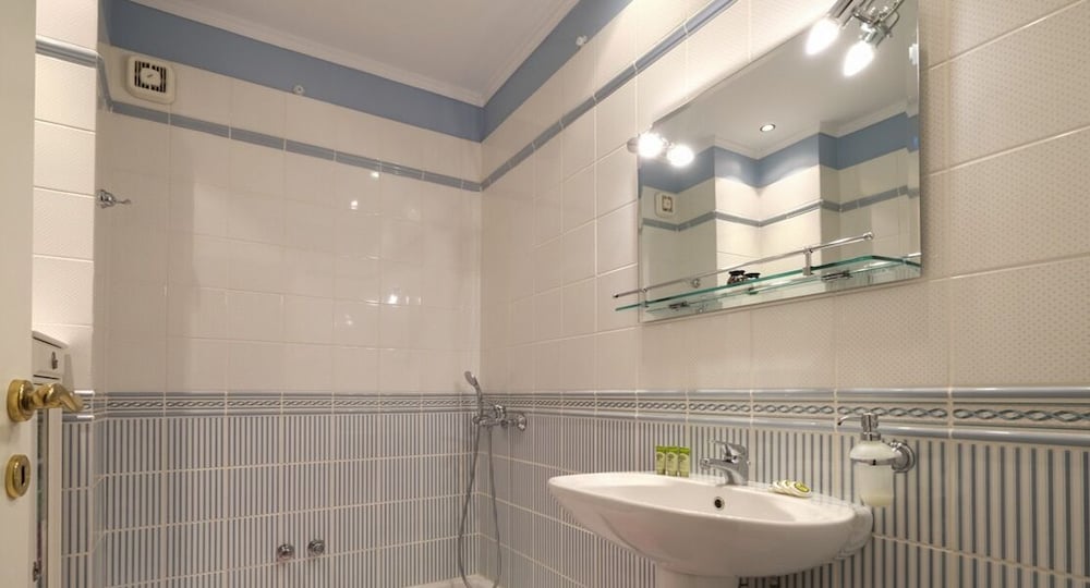 Фото Sublime Luxurious homm Villa in Paiania